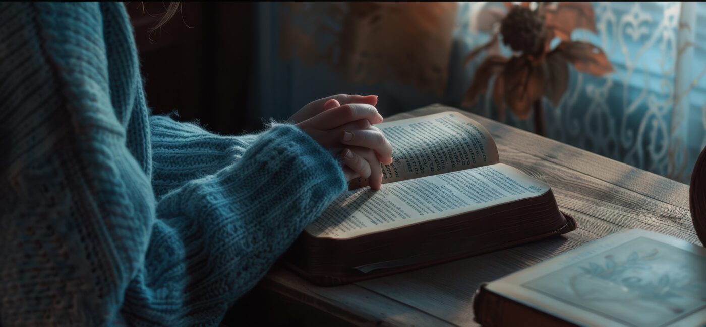 hands-bible1